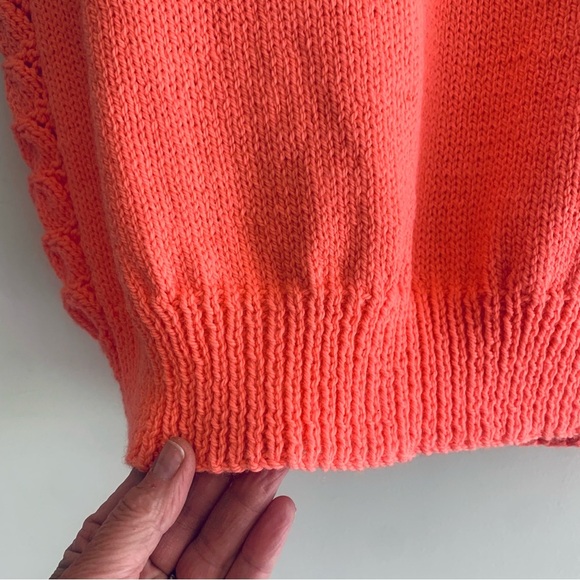 Hand-Knit Coral Cap Sleeve Crew Sweater Women's Size Medium - Picture 14 of 14